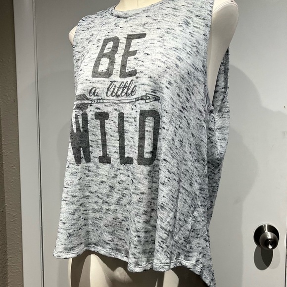 Wound Up Gray Sleeveless Muscle Tee Relaxed Fit - Picture 1 of 16